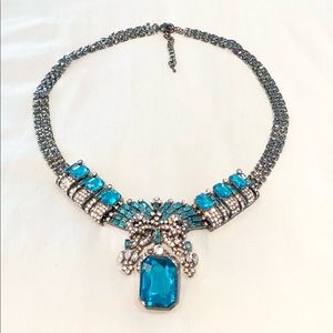 🦋 Gorgeous fashion necklace!!